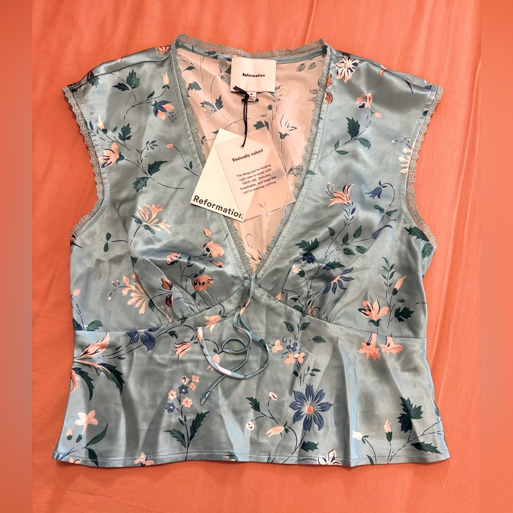 Reformation Silk Cherry Top in Burano - Picture 2 of 9